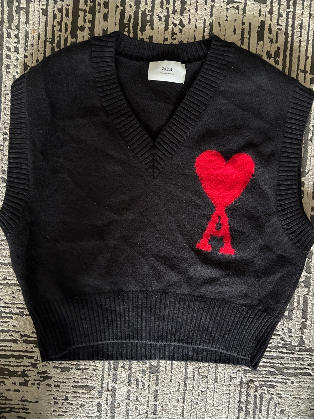 Ami Alexandre Mattiussi Kids Black Knit V‑Neck Vest with Red Heart 'A' Motif